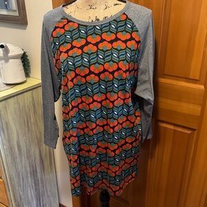 “Randy” LuLaRoe Colorful Patterned Raglan Sleeve Top